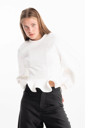 WHITE FRILL HEM SWEATSHIRT